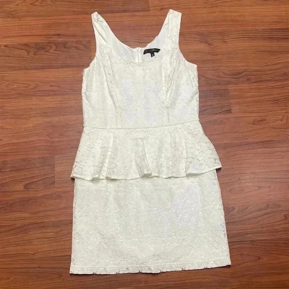 Heart Soul Dresses & Skirts - Juniors white lace party dress, size Med